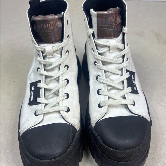Palladium Revolt Hi Tx Sneaker Combat Boots S3 Star White Womens Size 6.5 - Picture 6 of 16